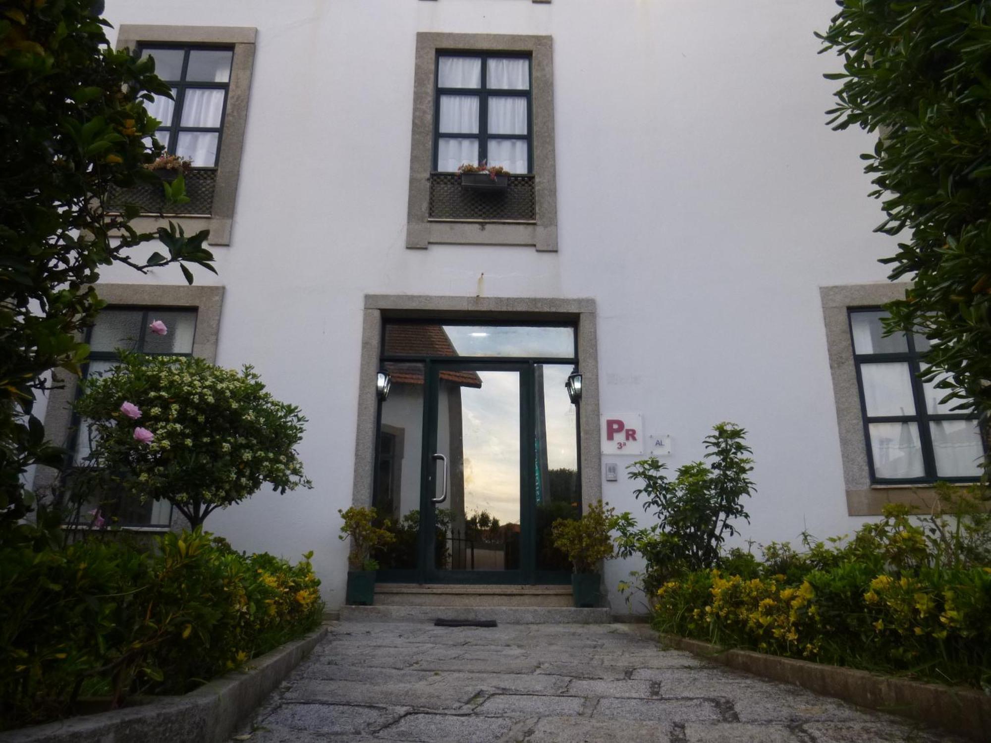 Residencialusobrasileira Hotel เลซาเดอปัลเมรา ภายนอก รูปภาพ