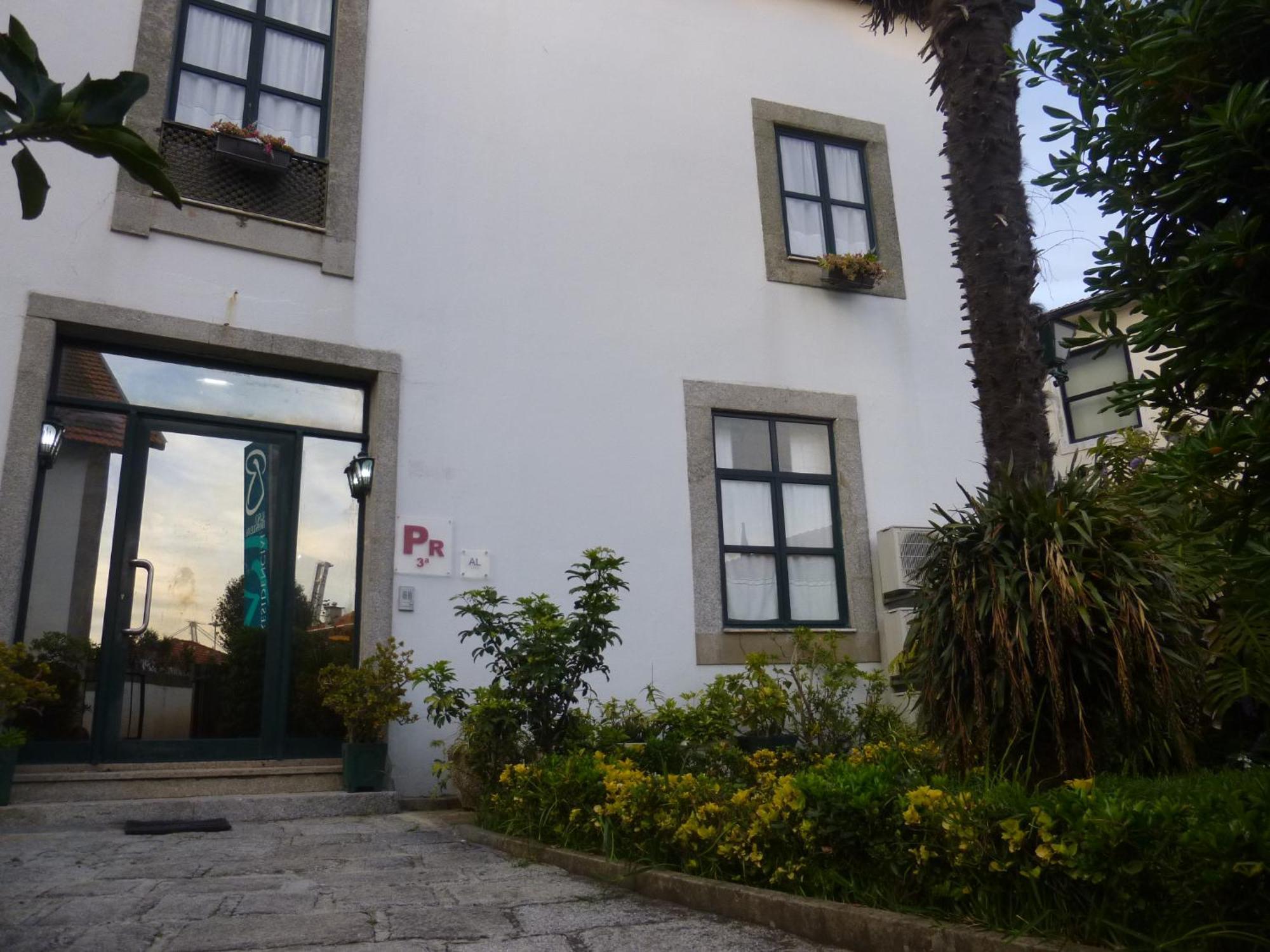 Residencialusobrasileira Hotel เลซาเดอปัลเมรา ภายนอก รูปภาพ