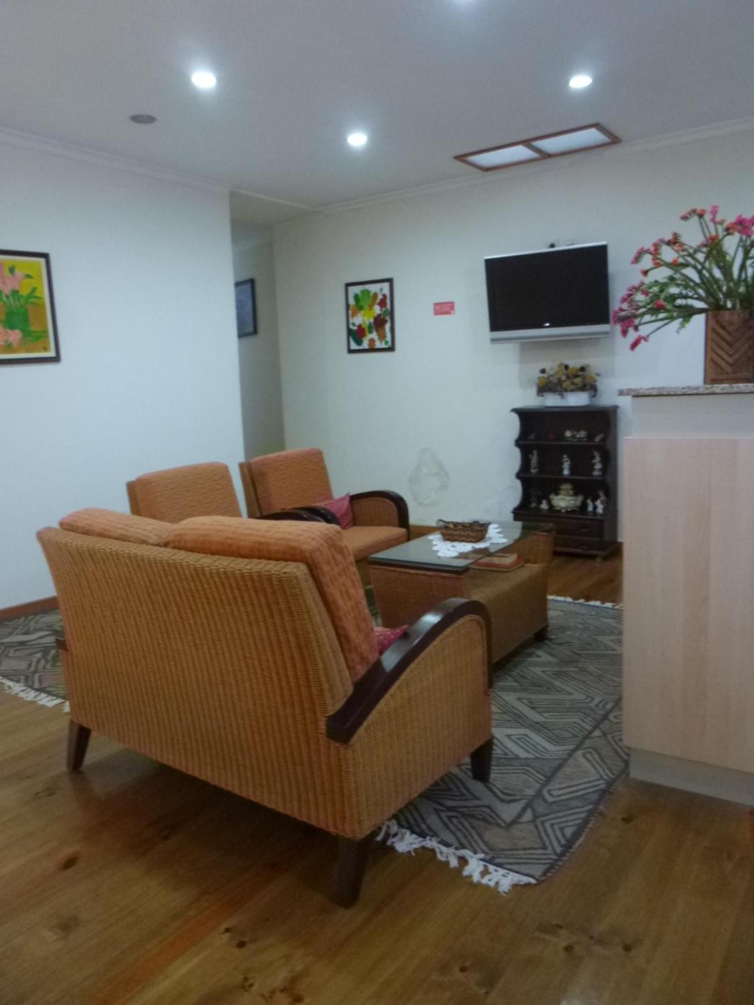 Residencialusobrasileira Hotel เลซาเดอปัลเมรา ภายนอก รูปภาพ